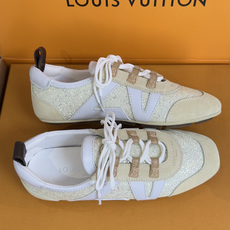 顶级版本:女款LV路易威登 L家 驴牌 最新Sneakerina系列 情侣款 玛丽珍 格利特 芭蕾运动鞋 顶级版本:女款LV路易威登 L家 驴牌 最新Sneakerina系列 情侣款 玛丽珍 格利特 芭蕾运动鞋