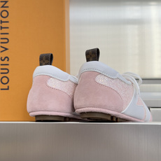 顶级版本:女款LV路易威登 L家 驴牌 最新Sneakerina系列 情侣款 玛丽珍 格利特 芭蕾运动鞋 顶级版本:女款LV路易威登 L家 驴牌 最新Sneakerina系列 情侣款 玛丽珍 格利特 芭蕾运动鞋