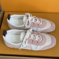 顶级版本:女款LV路易威登 L家 驴牌 最新Sneakerina系列 情侣款 玛丽珍 格利特 芭蕾运动鞋 顶级版本:女款LV路易威登 L家 驴牌 最新Sneakerina系列 情侣款 玛丽珍 格利特 芭蕾运动鞋