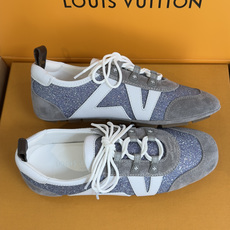 顶级版本:女款LV路易威登 L家 驴牌 最新Sneakerina系列 情侣款 玛丽珍 格利特 芭蕾运动鞋 顶级版本:女款LV路易威登 L家 驴牌 最新Sneakerina系列 情侣款 玛丽珍 格利特 芭蕾运动鞋
