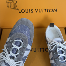 顶级版本:女款LV路易威登 L家 驴牌 最新Sneakerina系列 情侣款 玛丽珍 格利特 芭蕾运动鞋 顶级版本:女款LV路易威登 L家 驴牌 最新Sneakerina系列 情侣款 玛丽珍 格利特 芭蕾运动鞋