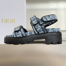 顶级版本:女款Dior迪奥 Dioract 系列 厚底 魔术贴 凉鞋这款 Dioract 凉鞋以时尚厚底 顶级版本:女款Dior迪奥 Dioract 系列 厚底 魔术贴 凉鞋这款 Dioract 凉鞋以时尚厚底