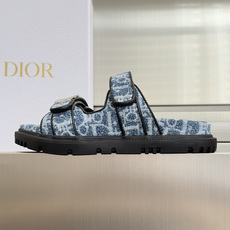 顶级版本:女款Dior迪奥 MyDior系列 魔术贴 厚底 凉鞋 拖鞋这款 MyDior 凉鞋由乔纳森• 顶级版本:女款Dior迪奥 MyDior系列 魔术贴 厚底 凉鞋 拖鞋这款 MyDior 凉鞋由乔纳森•