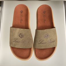 顶级版本:男款Loro Piana 诺悠翩雅LP 最新 休闲 厚底 一字拖 交叉 凉鞋 拖鞋便鞋采用交叉 顶级版本:男款Loro Piana 诺悠翩雅LP 最新 休闲 厚底 一字拖 交叉 凉鞋 拖鞋便鞋采用交叉