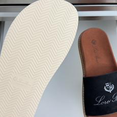 顶级版本:男款Loro Piana 诺悠翩雅LP 最新 休闲 厚底 一字拖 交叉 凉鞋 拖鞋便鞋采用交叉 顶级版本:男款Loro Piana 诺悠翩雅LP 最新 休闲 厚底 一字拖 交叉 凉鞋 拖鞋便鞋采用交叉