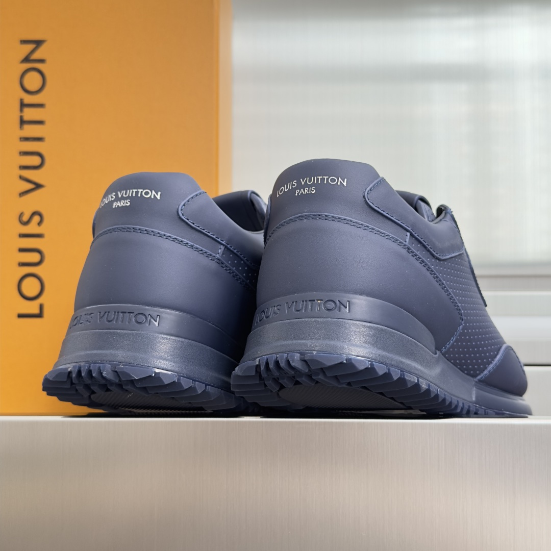 顶级版本:男款LV 路易威登 驴牌L家 经典Run Away系列 休闲 运动鞋 老爹鞋原版购入开发 做货 顶级版本:男款LV 路易威登 驴牌L家 经典Run Away系列 休闲 运动鞋 老爹鞋原版购入开发 做货