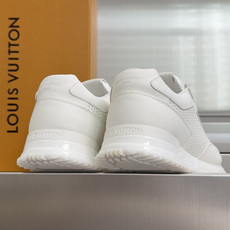 顶级版本:男款LV 路易威登 驴牌L家 经典Run Away系列 休闲 运动鞋 老爹鞋原版购入开发 做货 顶级版本:男款LV 路易威登 驴牌L家 经典Run Away系列 休闲 运动鞋 老爹鞋原版购入开发 做货