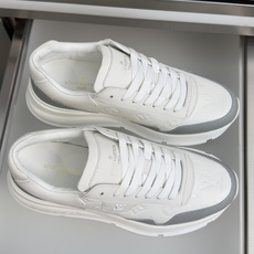 顶级版本:男款LV 路易威登 驴牌L家 经典Run Away系列 休闲 运动鞋 老爹鞋原版购入开发 做货 顶级版本:男款LV 路易威登 驴牌L家 经典Run Away系列 休闲 运动鞋 老爹鞋原版购入开发 做货