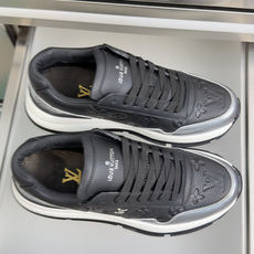 顶级版本:男款LV 路易威登 驴牌L家 经典Run Away系列 休闲 运动鞋 老爹鞋原版购入开发 做货 顶级版本:男款LV 路易威登 驴牌L家 经典Run Away系列 休闲 运动鞋 老爹鞋原版购入开发 做货