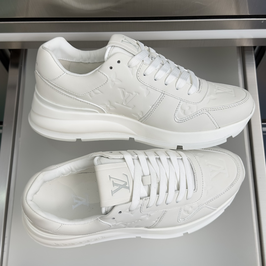 顶级版本:男款LV 路易威登 驴牌L家 经典Run Away系列 休闲 运动鞋 老爹鞋原版购入开发 做货 顶级版本:男款LV 路易威登 驴牌L家 经典Run Away系列 休闲 运动鞋 老爹鞋原版购入开发 做货