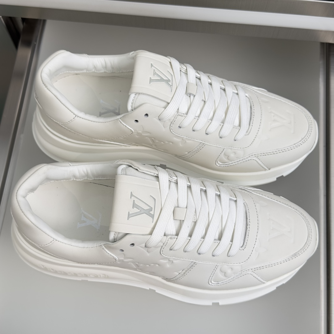 顶级版本:男款LV 路易威登 驴牌L家 经典Run Away系列 休闲 运动鞋 老爹鞋原版购入开发 做货 顶级版本:男款LV 路易威登 驴牌L家 经典Run Away系列 休闲 运动鞋 老爹鞋原版购入开发 做货