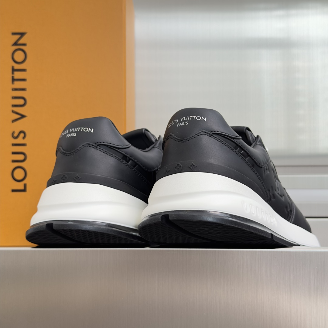 顶级版本:男款LV 路易威登 驴牌L家 经典Run Away系列 休闲 运动鞋 老爹鞋原版购入开发 做货 顶级版本:男款LV 路易威登 驴牌L家 经典Run Away系列 休闲 运动鞋 老爹鞋原版购入开发 做货
