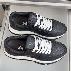 顶级版本:男款LV 路易威登 驴牌L家 经典Run Away系列 休闲 运动鞋 老爹鞋原版购入开发 做货 顶级版本:男款LV 路易威登 驴牌L家 经典Run Away系列 休闲 运动鞋 老爹鞋原版购入开发 做货