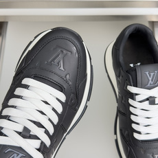 顶级版本:男款LV 路易威登 驴牌L家 经典Run Away系列 休闲 运动鞋 老爹鞋原版购入开发 做货 顶级版本:男款LV 路易威登 驴牌L家 经典Run Away系列 休闲 运动鞋 老爹鞋原版购入开发 做货