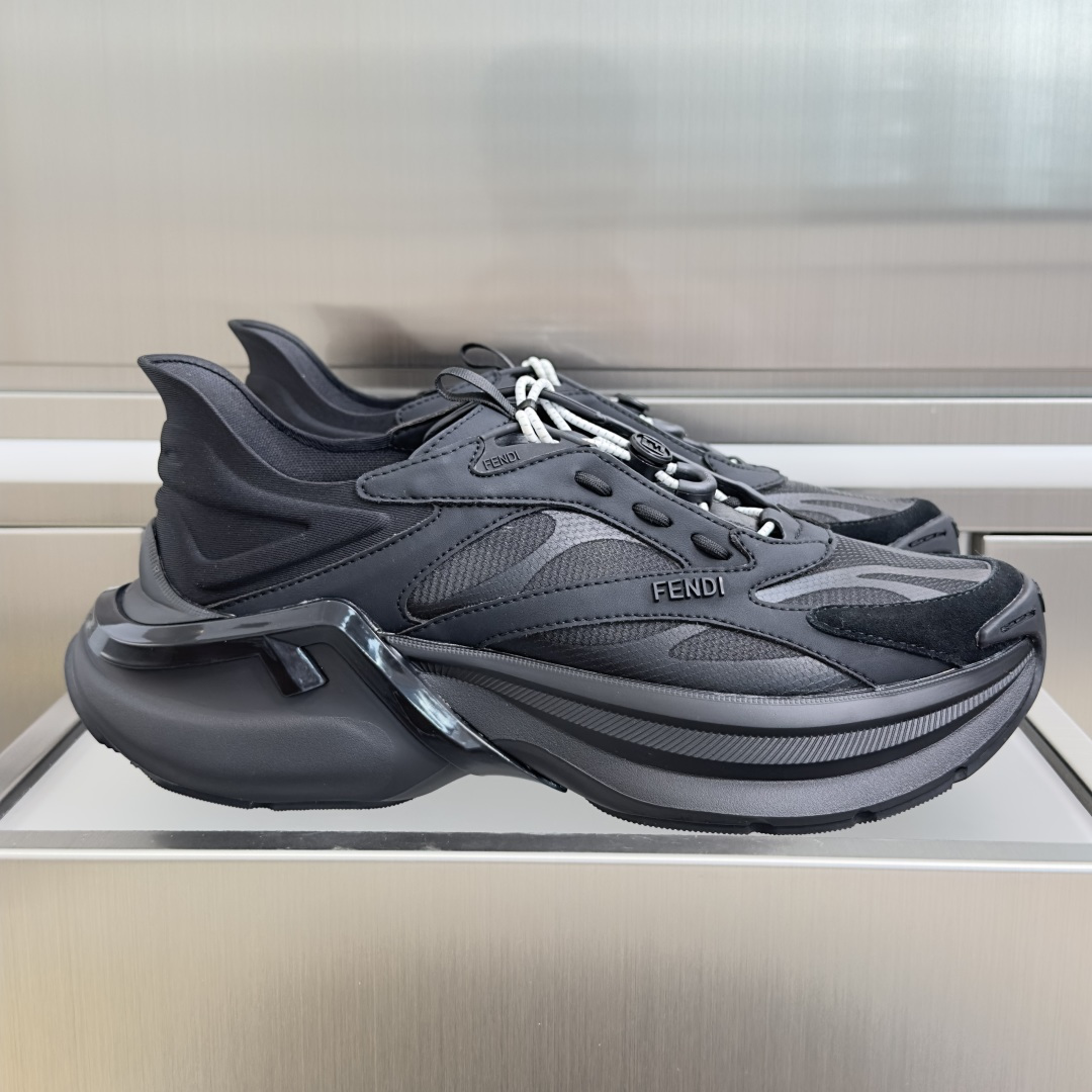 NO:884541,Top version of couple's model FENDI Fendi's latest F-Light series couple's model thick sole casual sports shoes running shoes low-top sports shoes with elastic laces. Made of black leather and mesh fabric. Corrugated shoe tops of the same color. Black mountaineering laces and emergency stop fasteners decorated with customized FF patterns. Decorated with three-dimensional rubber logo appliques on one side. Thick soles of ultra-light rubber of the same color with embossed F pattern on the edges. Exquisite packaging at the distribution counter. Fabric original custom imported fabric + cowhide  The inner lining is imported breathable mesh, the sole is original molded foam + TPU material, the sole thickness is 5.5CM. Size: women's 35-40 / men's 39-45, casual shoes/sports shoes, fendi, fendi, sneakers, cowhide19860909顶级版本情侣款 FENDI芬迪 最新F-Light系列 情侣款 厚底 休闲 运动鞋 跑鞋 松紧鞋带低帮运动鞋.黑色皮革和网眼布材质.同色系波状鞋提.黑色登山鞋带和饰有定制FF图案的急停扣件.一侧饰有三维橡胶标志贴花.同色系超轻橡胶厚鞋底,边缘饰有凸纹F图案 配送专柜精美包装 面料原版定制进口织物+牛皮 内里进口透气网里 鞋底原版开模发泡+TPU材质 底厚5.5CM Size:女款35-40 / 男款39-45,休闲鞋/运动鞋,fendi,fendi,sneakers,cowhide,Women's Shoes