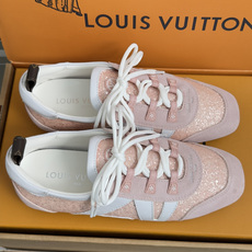 顶级版本:女款LV路易威登 L家 驴牌 最新Sneakerina系列 情侣款 玛丽珍 格利特 芭蕾运动鞋 顶级版本:女款LV路易威登 L家 驴牌 最新Sneakerina系列 情侣款 玛丽珍 格利特 芭蕾运动鞋