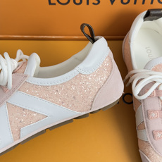顶级版本:女款LV路易威登 L家 驴牌 最新Sneakerina系列 情侣款 玛丽珍 格利特 芭蕾运动鞋 顶级版本:女款LV路易威登 L家 驴牌 最新Sneakerina系列 情侣款 玛丽珍 格利特 芭蕾运动鞋