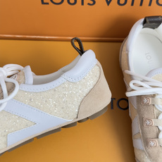 顶级版本:女款LV路易威登 L家 驴牌 最新Sneakerina系列 情侣款 玛丽珍 格利特 芭蕾运动鞋 顶级版本:女款LV路易威登 L家 驴牌 最新Sneakerina系列 情侣款 玛丽珍 格利特 芭蕾运动鞋