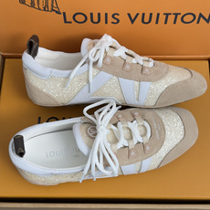 顶级版本:女款LV路易威登 L家 驴牌 最新Sneakerina系列 情侣款 玛丽珍 格利特 芭蕾运动鞋 顶级版本:女款LV路易威登 L家 驴牌 最新Sneakerina系列 情侣款 玛丽珍 格利特 芭蕾运动鞋