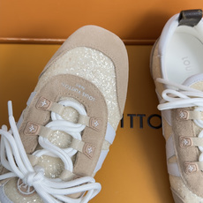 顶级版本:女款LV路易威登 L家 驴牌 最新Sneakerina系列 情侣款 玛丽珍 格利特 芭蕾运动鞋 顶级版本:女款LV路易威登 L家 驴牌 最新Sneakerina系列 情侣款 玛丽珍 格利特 芭蕾运动鞋