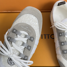 顶级版本:女款LV路易威登 L家 驴牌 最新Sneakerina系列 情侣款 玛丽珍 格利特 芭蕾运动鞋 顶级版本:女款LV路易威登 L家 驴牌 最新Sneakerina系列 情侣款 玛丽珍 格利特 芭蕾运动鞋
