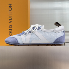 顶级版本:女款LV路易威登 L家 驴牌 最新Sneakerina系列 情侣款 玛丽珍 格利特 芭蕾运动鞋 顶级版本:女款LV路易威登 L家 驴牌 最新Sneakerina系列 情侣款 玛丽珍 格利特 芭蕾运动鞋