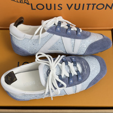顶级版本:女款LV路易威登 L家 驴牌 最新Sneakerina系列 情侣款 玛丽珍 格利特 芭蕾运动鞋 顶级版本:女款LV路易威登 L家 驴牌 最新Sneakerina系列 情侣款 玛丽珍 格利特 芭蕾运动鞋