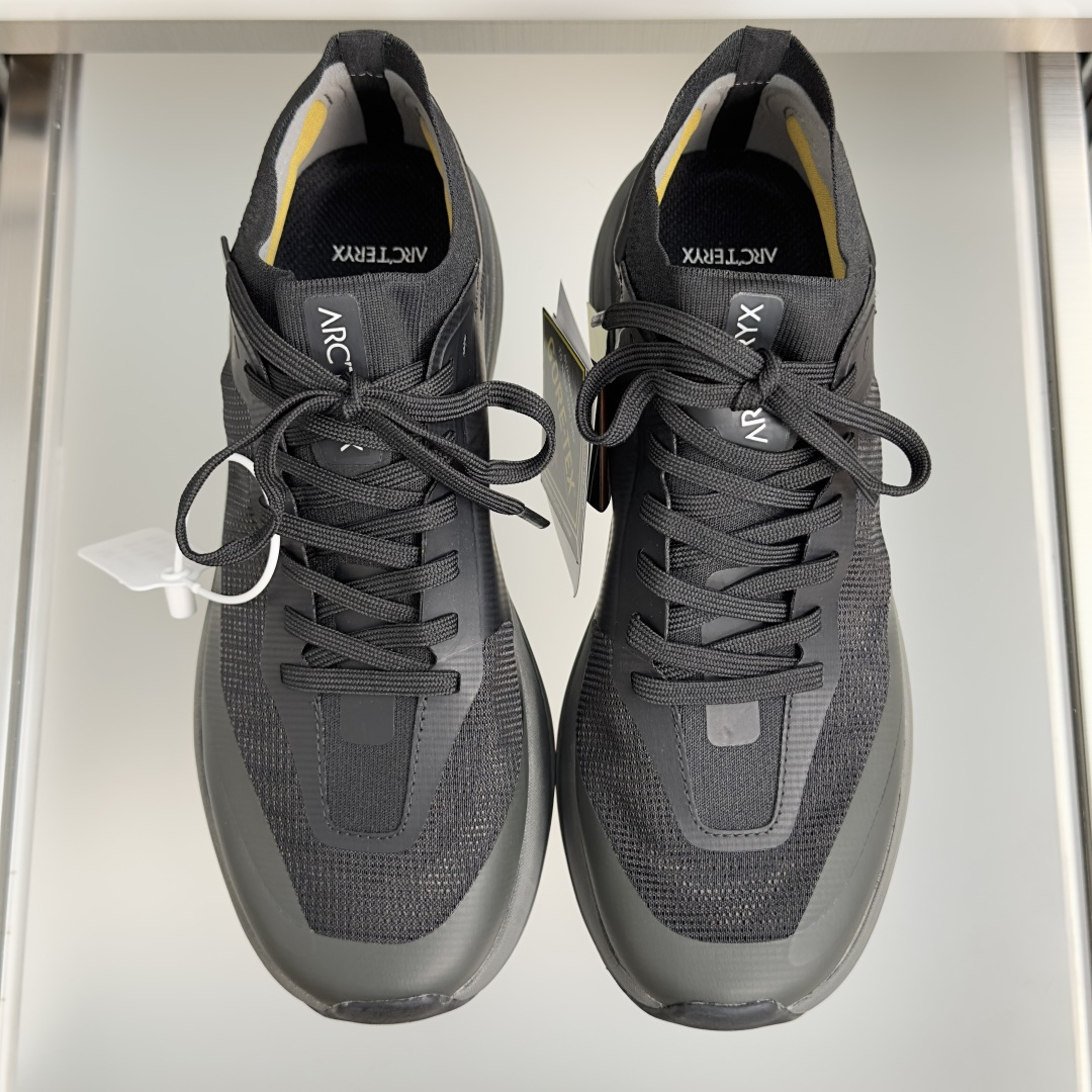 顶级版本:男款 ARC'TERYX 始祖鸟 SYLAN新款竞速山地跑鞋 户外 休闲 运动鞋 多功能防水越野鞋,透气运动鞋 顶级版本:男款 ARC'TERYX 始祖鸟 SYLAN新款竞速山地跑鞋 户外 休闲 运动鞋 多功能防水越野鞋,透气运动鞋