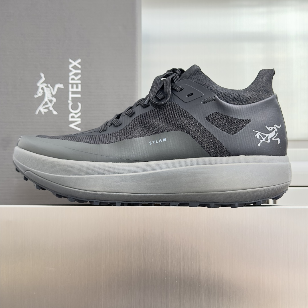 顶级版本:男款 ARC'TERYX 始祖鸟 SYLAN新款竞速山地跑鞋 户外 休闲 运动鞋 多功能防水越野鞋,透气运动鞋 顶级版本:男款 ARC'TERYX 始祖鸟 SYLAN新款竞速山地跑鞋 户外 休闲 运动鞋 多功能防水越野鞋,透气运动鞋