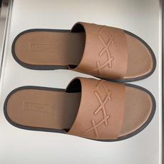 顶级版本:男款 ZEGNA 杰尼亚 一字 厚底 老钱风 凉拖鞋 原版购入开发 做货 这款zegna老钱慵懒气质拿捏,男士 顶级版本:男款 ZEGNA 杰尼亚 一字 厚底 老钱风 凉拖鞋 原版购入开发 做货 这款zegna老钱慵懒气质拿捏,男士