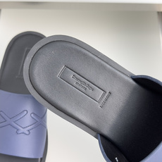 顶级版本:男款 ZEGNA 杰尼亚 一字 厚底 老钱风 凉拖鞋 原版购入开发 做货 这款zegna老钱慵懒气质拿捏,男士 顶级版本:男款 ZEGNA 杰尼亚 一字 厚底 老钱风 凉拖鞋 原版购入开发 做货 这款zegna老钱慵懒气质拿捏,男士