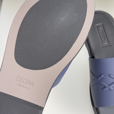 顶级版本:男款 ZEGNA 杰尼亚 一字 厚底 老钱风 凉拖鞋 原版购入开发 做货 这款zegna老钱慵懒气质拿捏,男士 顶级版本:男款 ZEGNA 杰尼亚 一字 厚底 老钱风 凉拖鞋 原版购入开发 做货 这款zegna老钱慵懒气质拿捏,男士