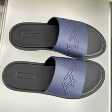 顶级版本:男款 ZEGNA 杰尼亚 一字 厚底 老钱风 凉拖鞋 原版购入开发 做货 这款zegna老钱慵懒气质拿捏,男士 顶级版本:男款 ZEGNA 杰尼亚 一字 厚底 老钱风 凉拖鞋 原版购入开发 做货 这款zegna老钱慵懒气质拿捏,男士