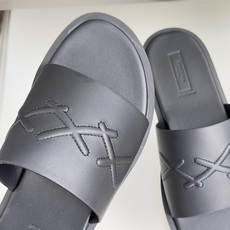 顶级版本:男款 ZEGNA 杰尼亚 一字 厚底 老钱风 凉拖鞋 原版购入开发 做货 这款zegna老钱慵懒气质拿捏,男士 顶级版本:男款 ZEGNA 杰尼亚 一字 厚底 老钱风 凉拖鞋 原版购入开发 做货 这款zegna老钱慵懒气质拿捏,男士