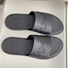 顶级版本:男款 ZEGNA 杰尼亚 一字 厚底 老钱风 凉拖鞋 原版购入开发 做货 这款zegna老钱慵懒气质拿捏,男士 顶级版本:男款 ZEGNA 杰尼亚 一字 厚底 老钱风 凉拖鞋 原版购入开发 做货 这款zegna老钱慵懒气质拿捏,男士