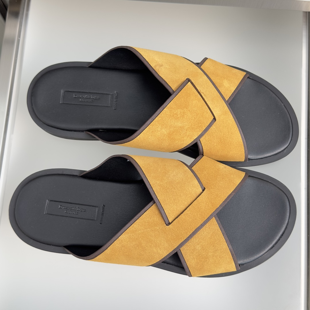 顶级版本：男款 ZEGNA 杰尼亚 一字 厚底 老钱风 凉拖鞋 原版购入开发 做货 这款zegna老钱慵懒气质拿捏，男士