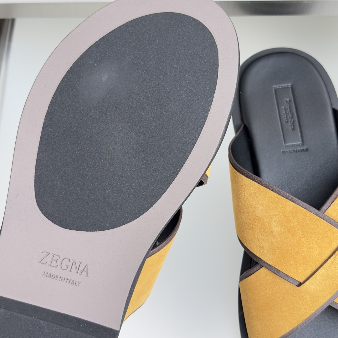顶级版本：男款 ZEGNA 杰尼亚 一字 厚底 老钱风 凉拖鞋 原版购入开发 做货 这款zegna老钱慵懒气质拿捏，男士