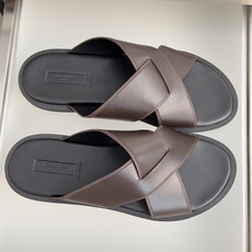 顶级版本:男款 ZEGNA 杰尼亚 一字 厚底 老钱风 凉拖鞋 原版购入开发 做货 这款zegna老钱慵懒气质拿捏,男士 顶级版本:男款 ZEGNA 杰尼亚 一字 厚底 老钱风 凉拖鞋 原版购入开发 做货 这款zegna老钱慵懒气质拿捏,男士