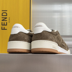 顶级版本:情侣款 Fendi芬迪match胶囊系列 情侣款 休闲 运动鞋 板鞋 FENDI Match一脚蹬运动鞋。白色 顶级版本:情侣款 Fendi芬迪match胶囊系列 情侣款 休闲 运动鞋 板鞋 FENDI Match一脚蹬运动鞋。白色