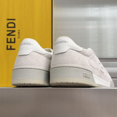 顶级版本:情侣款 Fendi芬迪match胶囊系列 情侣款 休闲 运动鞋 板鞋 FENDI Match一脚蹬运动鞋。白色 顶级版本:情侣款 Fendi芬迪match胶囊系列 情侣款 休闲 运动鞋 板鞋 FENDI Match一脚蹬运动鞋。白色
