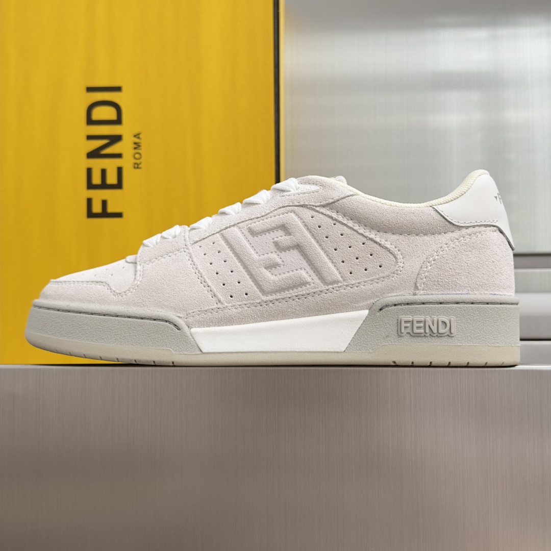 顶级版本:情侣款 Fendi芬迪match胶囊系列 情侣款 休闲 运动鞋 板鞋 FENDI Match一脚蹬运动鞋。白色 顶级版本:情侣款 Fendi芬迪match胶囊系列 情侣款 休闲 运动鞋 板鞋 FENDI Match一脚蹬运动鞋。白色