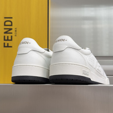 顶级版本:情侣款 Fendi芬迪match胶囊系列 情侣款 休闲 运动鞋 板鞋 FENDI Match一脚蹬运动鞋。白色 顶级版本:情侣款 Fendi芬迪match胶囊系列 情侣款 休闲 运动鞋 板鞋 FENDI Match一脚蹬运动鞋。白色