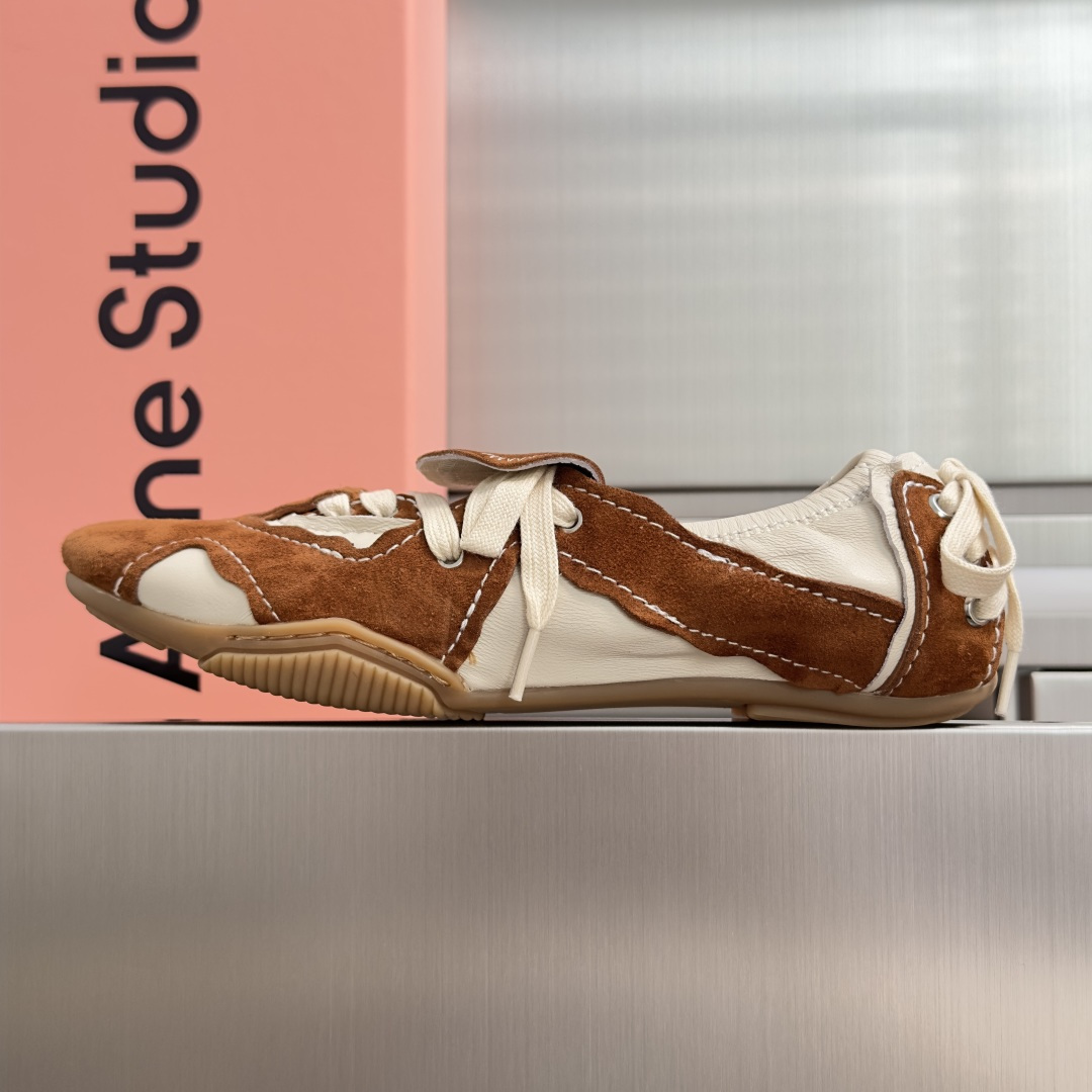 顶级版本:女款 Acne studios AC 芭蕾舞鞋 休闲 运动鞋 原版购入开发 做货 绑带鞋重新构想了芭蕾舞鞋的轮 顶级版本:女款 Acne studios AC 芭蕾舞鞋 休闲 运动鞋 原版购入开发 做货 绑带鞋重新构想了芭蕾舞鞋的轮