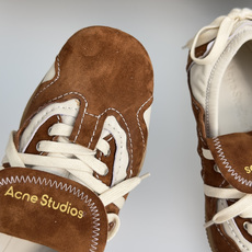 顶级版本:女款 Acne studios AC 芭蕾舞鞋 休闲 运动鞋 原版购入开发 做货 绑带鞋重新构想了芭蕾舞鞋的轮 顶级版本:女款 Acne studios AC 芭蕾舞鞋 休闲 运动鞋 原版购入开发 做货 绑带鞋重新构想了芭蕾舞鞋的轮