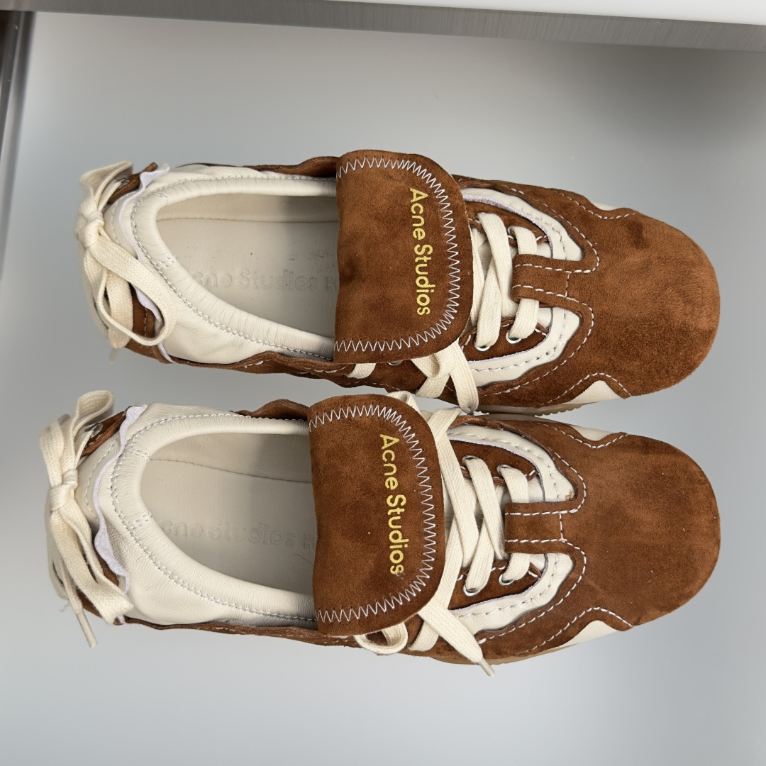 顶级版本:女款 Acne studios AC 芭蕾舞鞋 休闲 运动鞋 原版购入开发 做货 绑带鞋重新构想了芭蕾舞鞋的轮 顶级版本:女款 Acne studios AC 芭蕾舞鞋 休闲 运动鞋 原版购入开发 做货 绑带鞋重新构想了芭蕾舞鞋的轮
