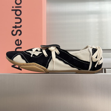 顶级版本:女款 Acne studios AC 芭蕾舞鞋 休闲 运动鞋 原版购入开发 做货 绑带鞋重新构想了芭蕾舞鞋的轮 顶级版本:女款 Acne studios AC 芭蕾舞鞋 休闲 运动鞋 原版购入开发 做货 绑带鞋重新构想了芭蕾舞鞋的轮
