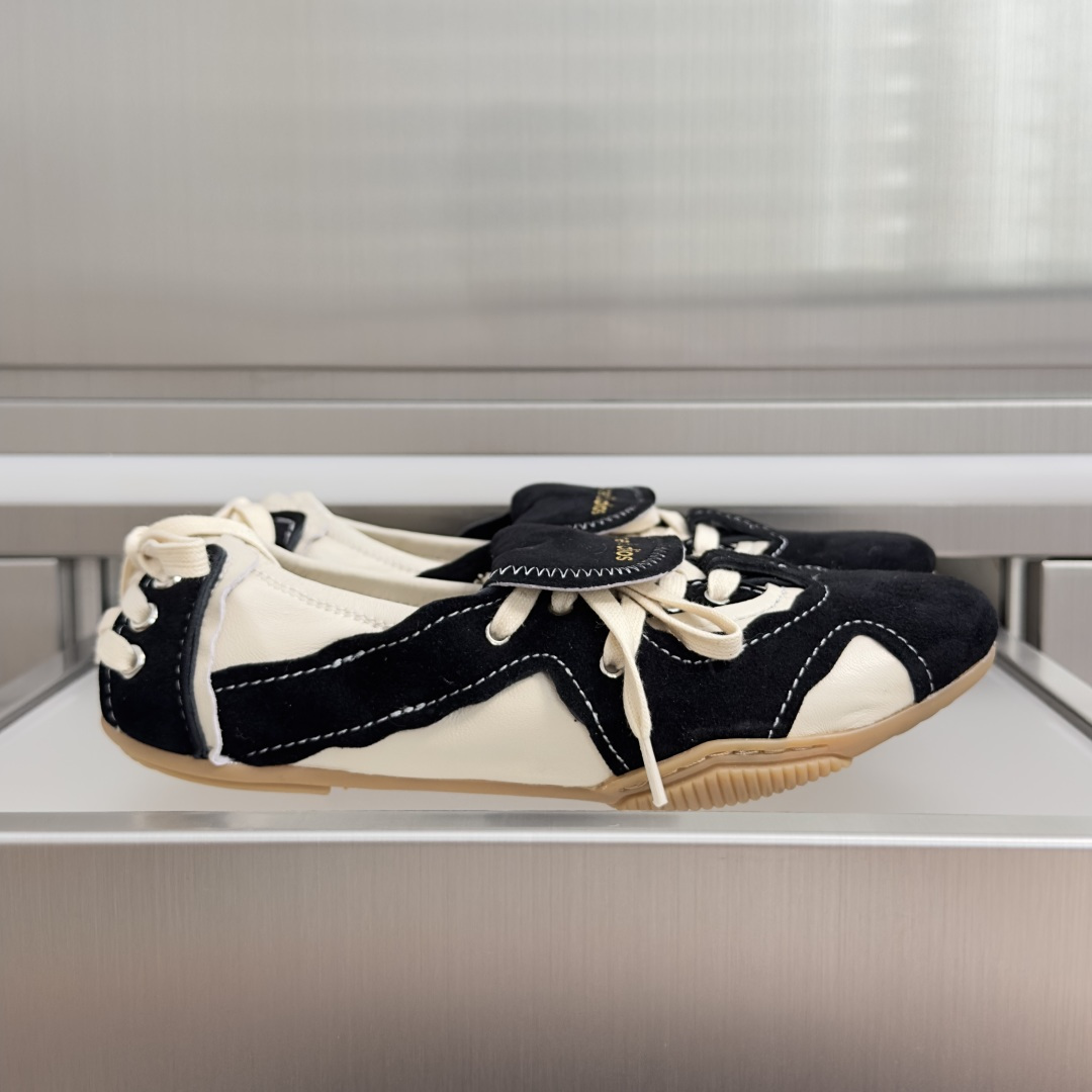 顶级版本：女款 Acne studios AC 芭蕾舞鞋 休闲 运动鞋 原版购入开发 做货 绑带鞋重新构想了芭蕾舞鞋的轮