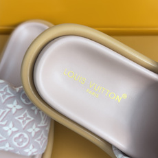顶级版本: 男士+10 LV路易威登L家驴牌 POOL PILLOW COMFORT 魔术贴 丹宁牛仔布 棋盘格 浮雕 顶级版本: 男士+10 LV路易威登L家驴牌 POOL PILLOW COMFORT 魔术贴 丹宁牛仔布 棋盘格 浮雕