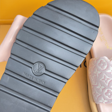 顶级版本: 男士+10 LV路易威登L家驴牌 POOL PILLOW COMFORT 魔术贴 丹宁牛仔布 棋盘格 浮雕 顶级版本: 男士+10 LV路易威登L家驴牌 POOL PILLOW COMFORT 魔术贴 丹宁牛仔布 棋盘格 浮雕