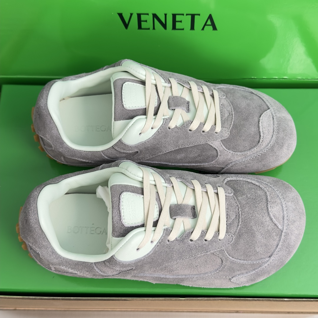 顶级版本:情侣款 Bottega Veneta 葆蝶家BV最新款Orbit Flash系列 情侣款 复古 网面 休闲 顶级版本:情侣款 Bottega Veneta 葆蝶家BV最新款Orbit Flash系列 情侣款 复古 网面 休闲